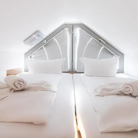 Bussard Mit Kamin Und Whirlpool Lejlighed Zinnowitz