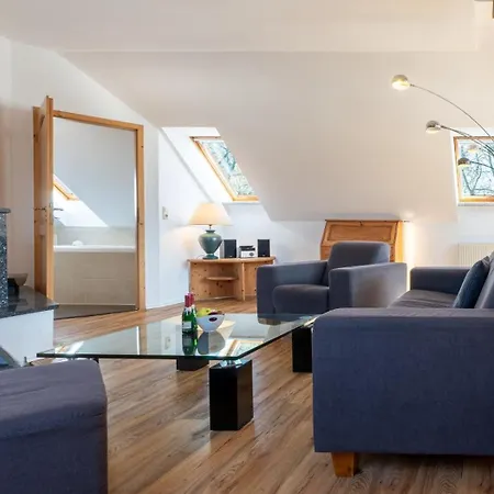Bussard Mit Kamin Und Whirlpool Apartment Zinnowitz